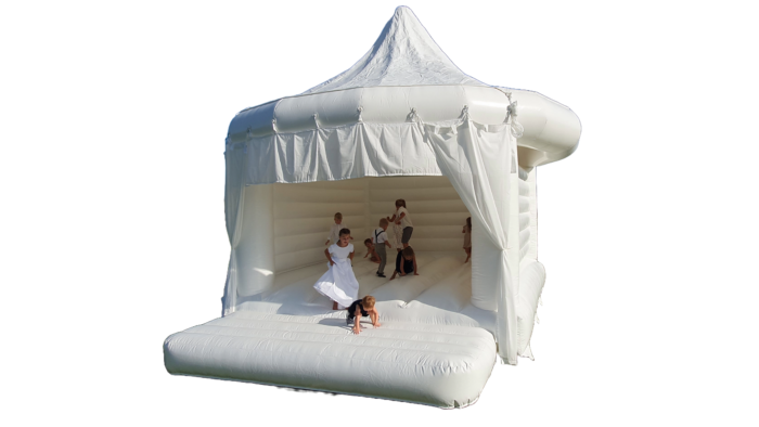 Bílý skákací hrad 6,6x6m